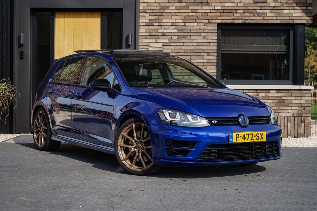 Volkswagen Golf 7R R20 4Motion 300PK Panorama handgeschakeld, Dealer onderhouden, Gebruikt, Euro 6, 4 cilinders
