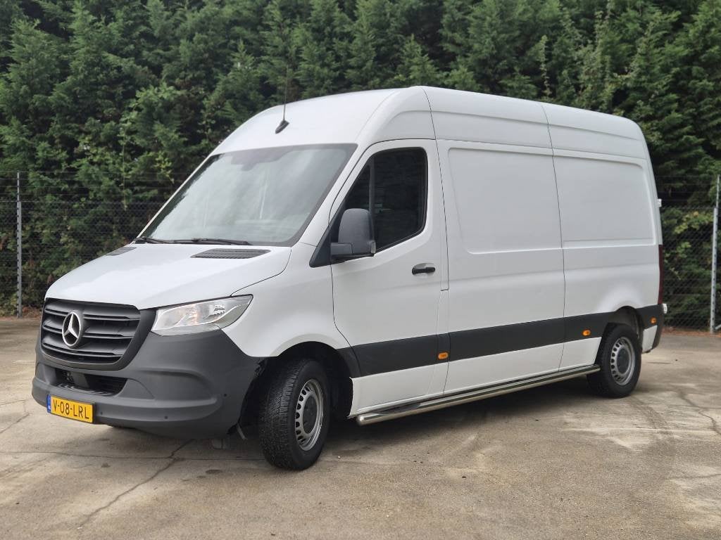 Mercedes-Benz Sprinter 215 CDI L2H3 (bj 2023), Auto's, Bestelauto's, Automaat, Gebruikt, 150 pk, Wit