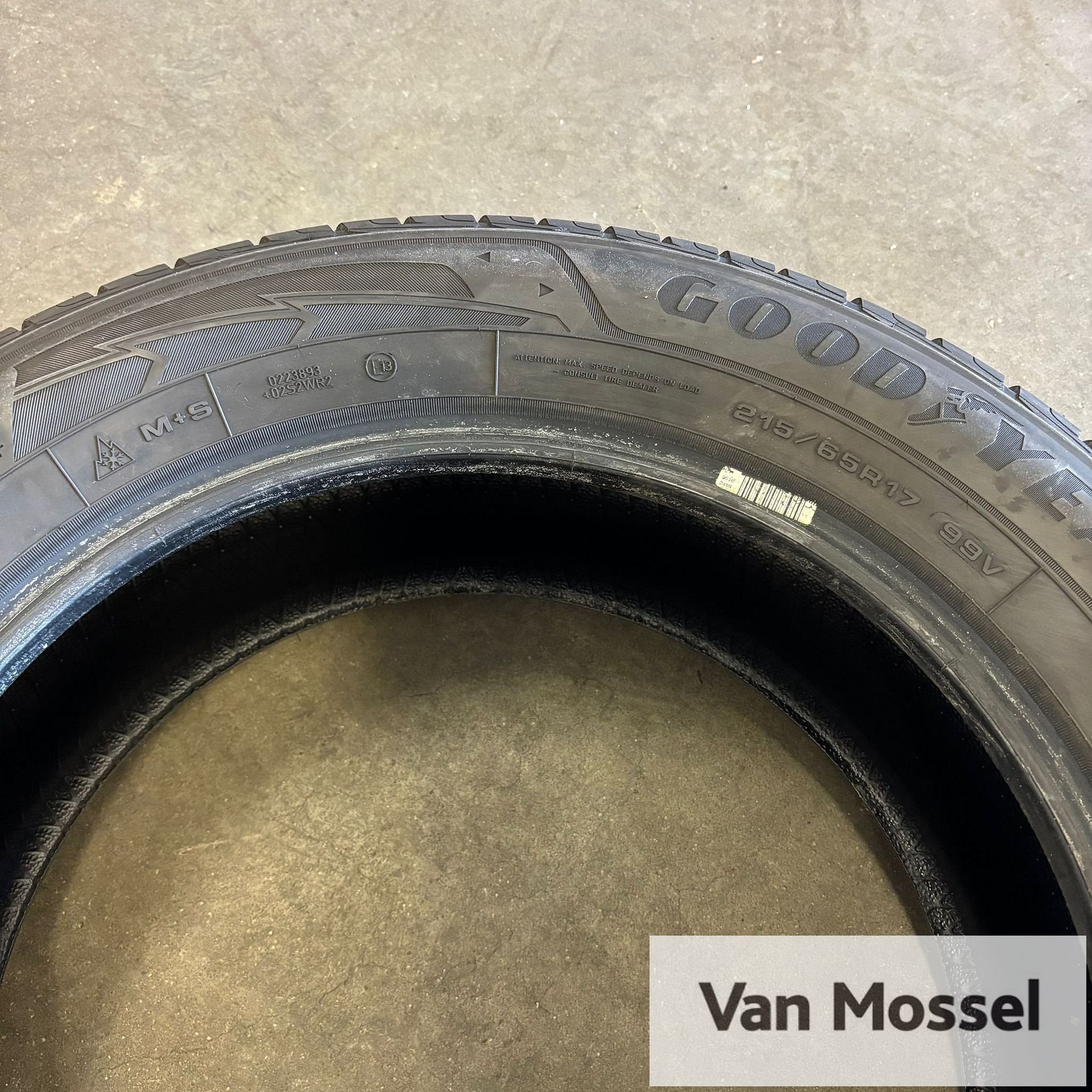Goodyear Ulta Grip Performance + 215/65/R17 99V, -, -, 17 inch, Band(en)
