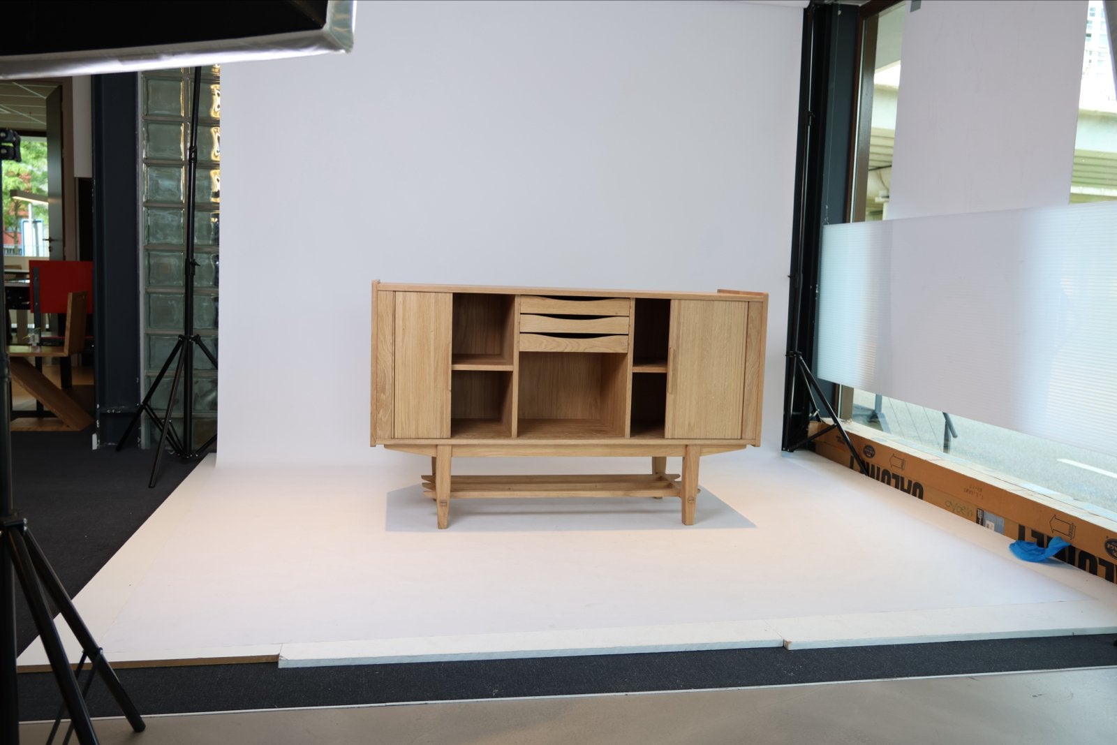 Eikenhouten dressoir met schuifdeuren en lades, 150 tot 200 cm, Eikenhout, Ophalen of Verzenden, Zo goed als nieuw