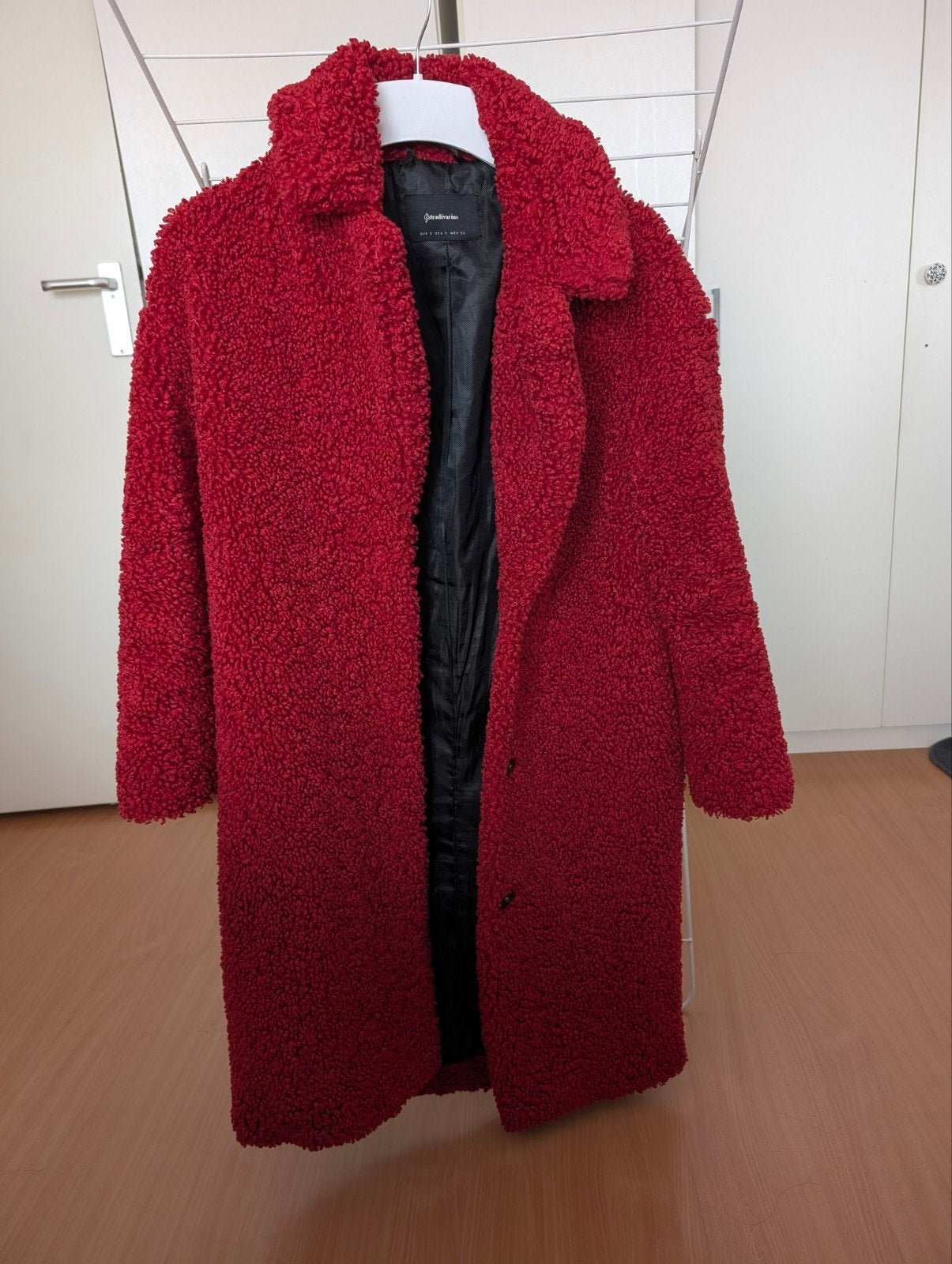 Rode teddy jas van Stradivarius, Kleding | Dames, Jassen | Winter, Zo goed als nieuw, Stradivarius, Rood, Ophalen