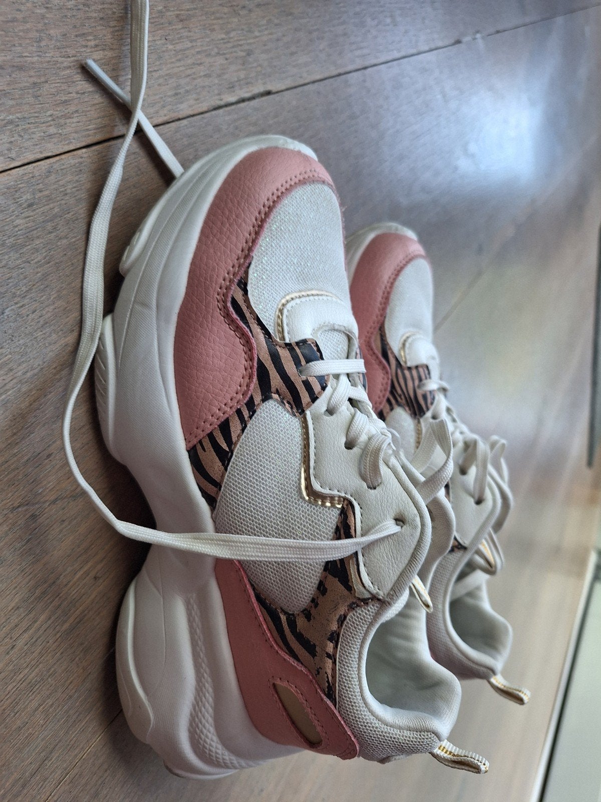 Trendy sneakers met dierenprint - Maat 34, Ophalen of Verzenden, Zo goed als nieuw, Meisje