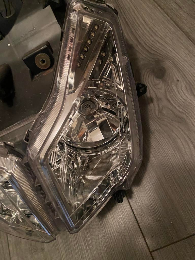 Sym jet 14 koplamp led E5 en E4, Fietsen en Brommers, Ophalen of Verzenden, Koplamp, Aprilia