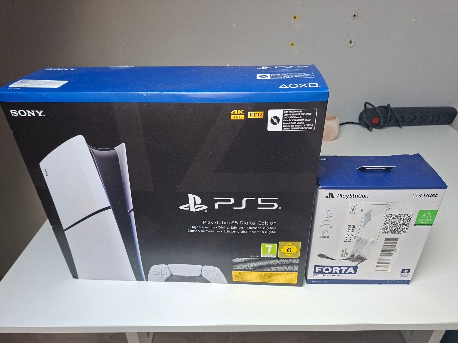 PS5 Digital Edition met Trust Gaming Headset, Ophalen, Zo goed als nieuw, Playstation 5 Digital