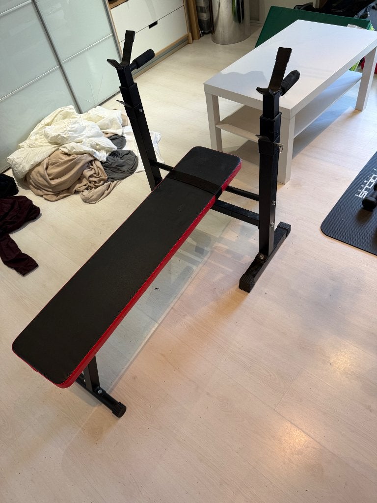 Bankdruk bankje met gewichten halters stang en extra, Ophalen, Zo goed als nieuw, Benen, Fitnessbank