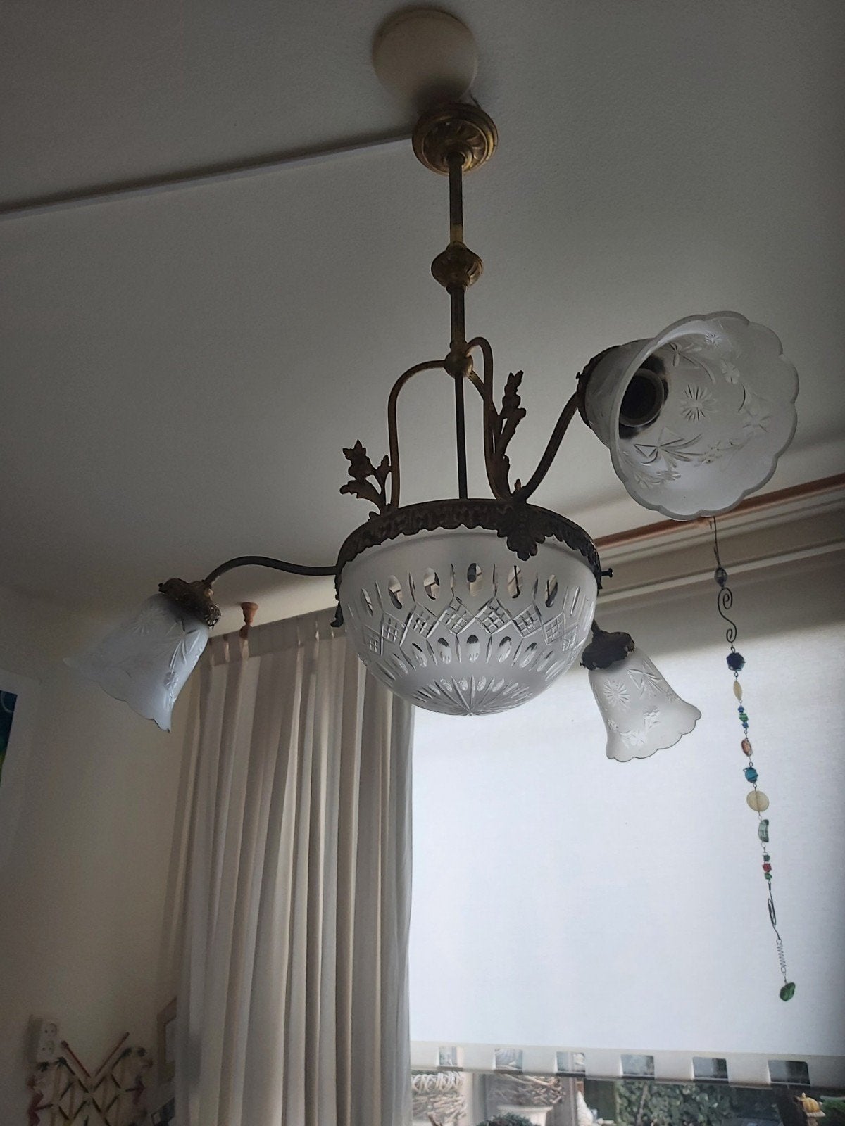 Gave antieke bronzen kroonluchter met grote kristallen bol, Ophalen of Verzenden