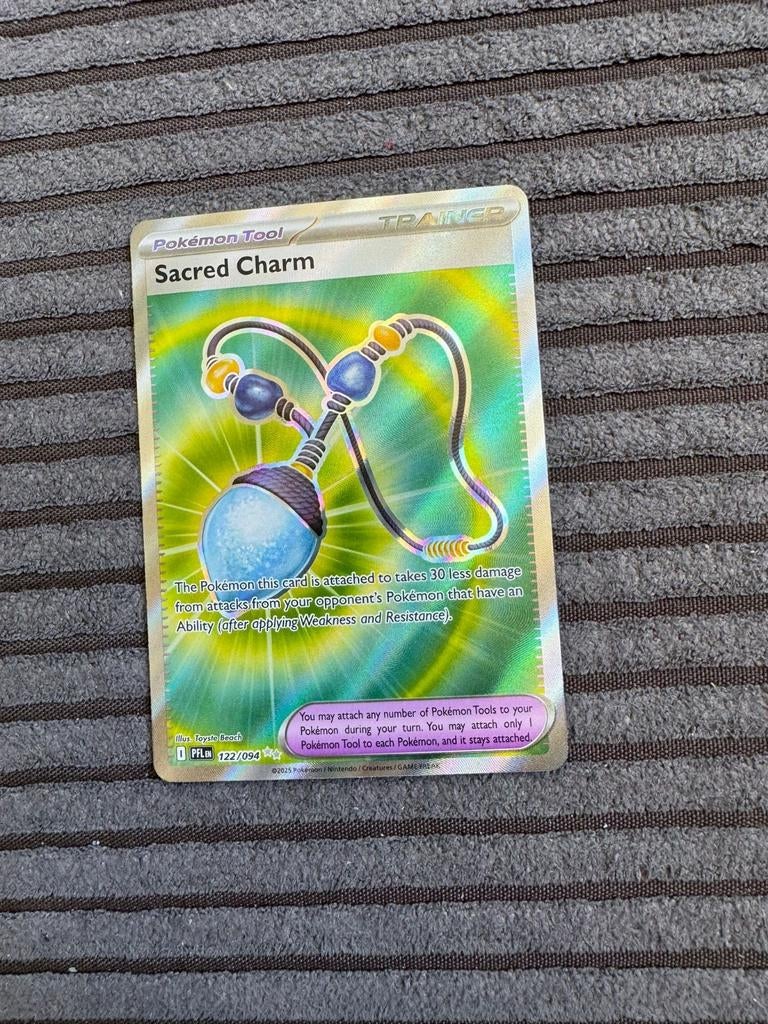 Sacred charm, Ophalen of Verzenden, Nieuw