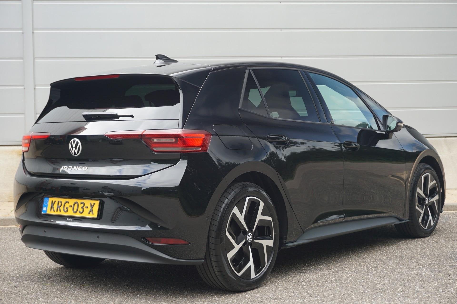 Volkswagen ID.3 Neo Style 79 kWh | Panoramdak | Steunhaak |, Auto's, Volkswagen, Automaat, 12 maanden, Achterwielaandrijving, 510 min