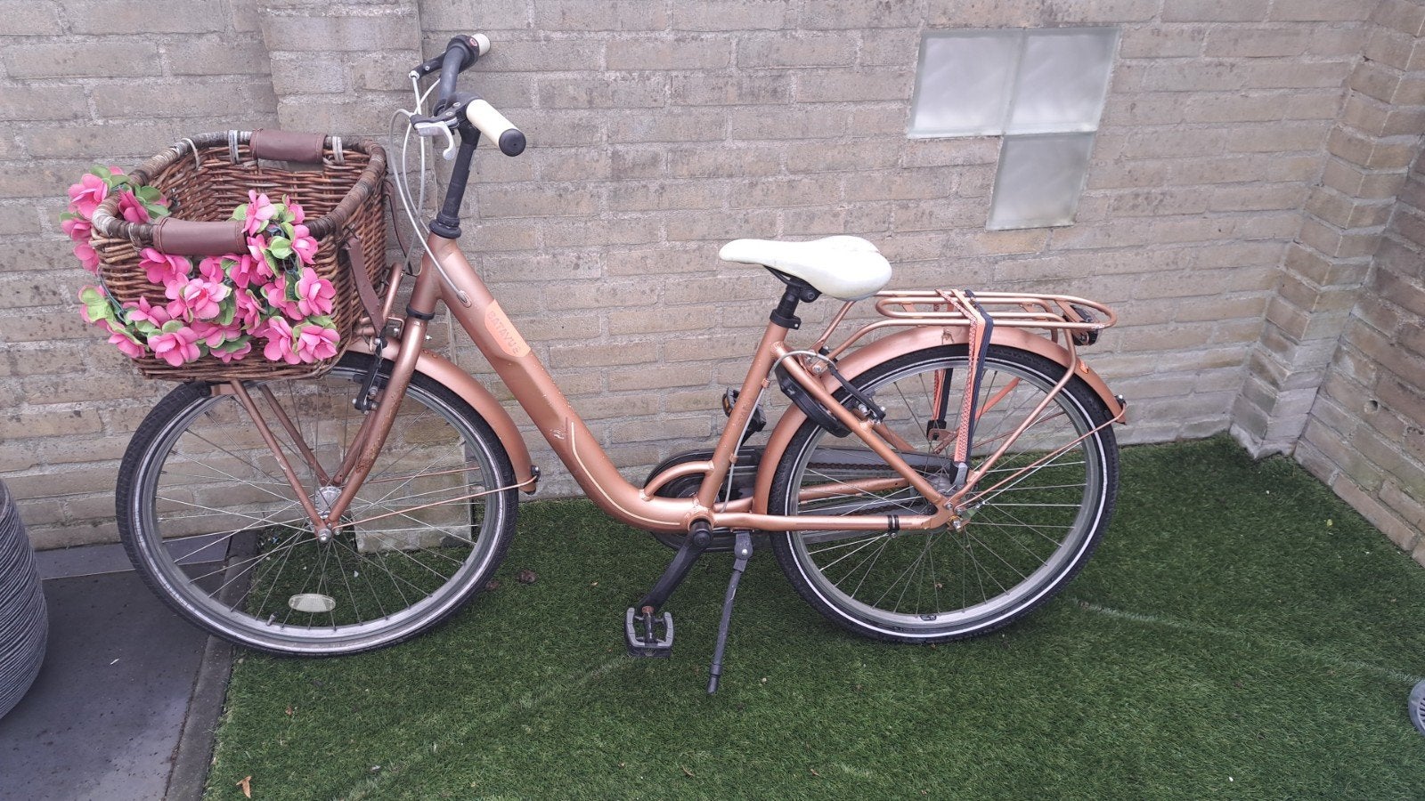 meisjes fiets 24 inch (lichte moet nagekeken worden), Ophalen, Gebruikt, 24 inch