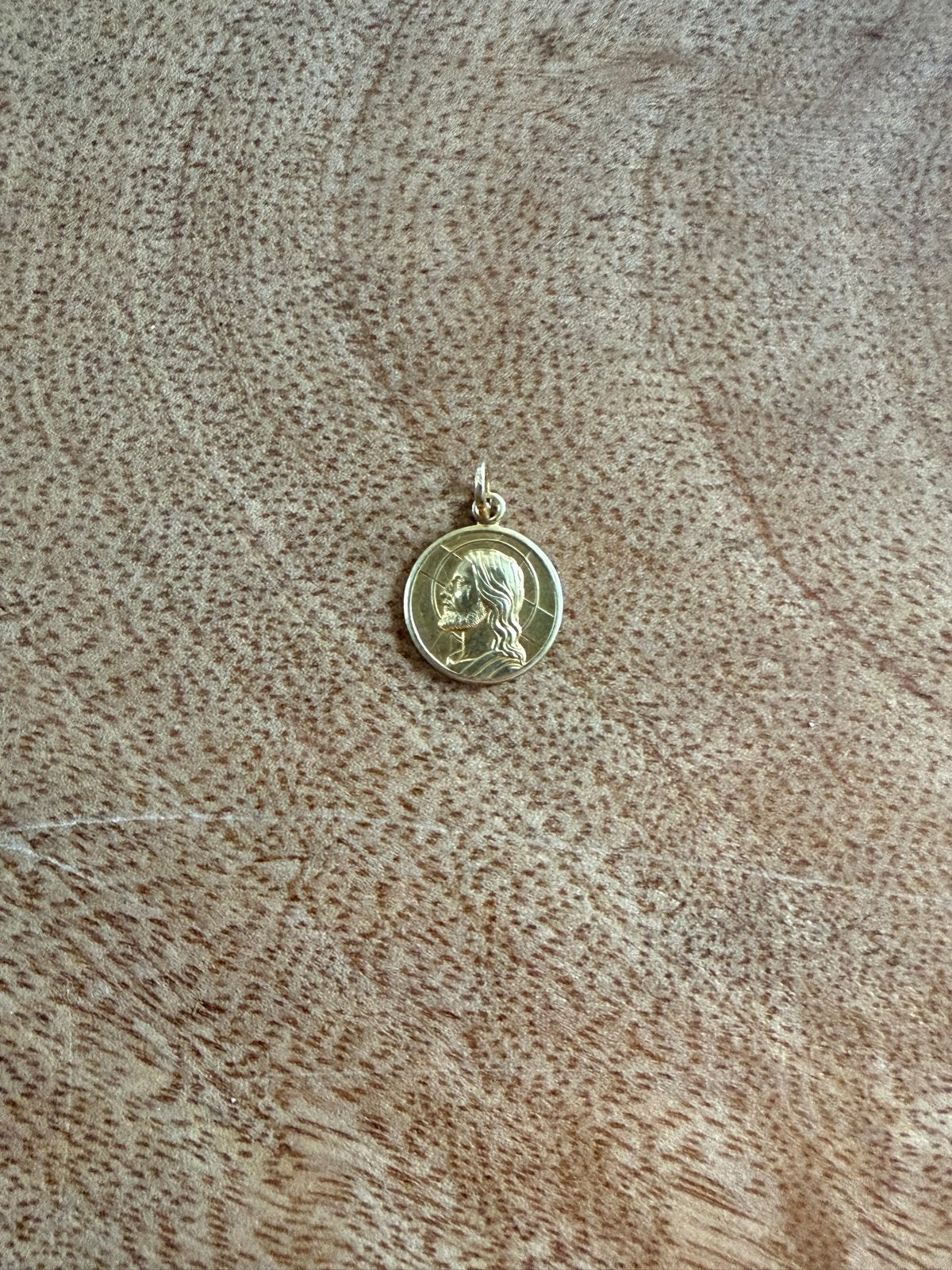 Gouden hanger Jezus - 18k, Ophalen of Verzenden, Zo goed als nieuw, Goud, Met hanger