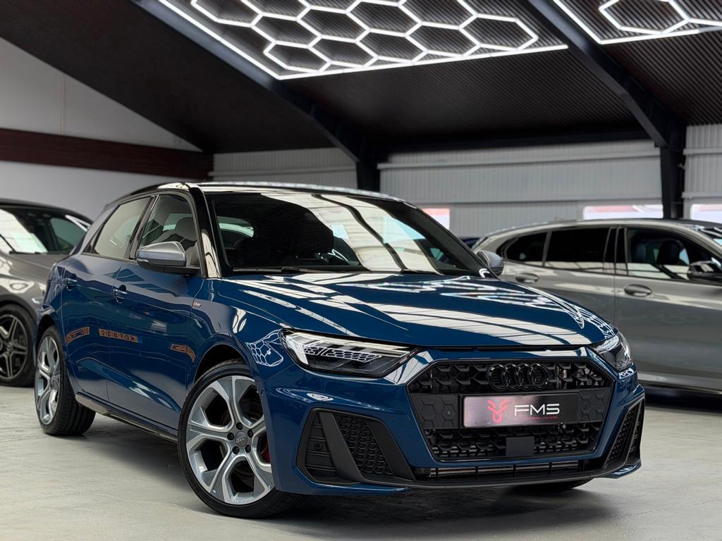 Audi A1 Sportback 40 TFSI 3x S-Line CarPlay 207pk, Zwart, 4 cilinders, Blauw, Leder
