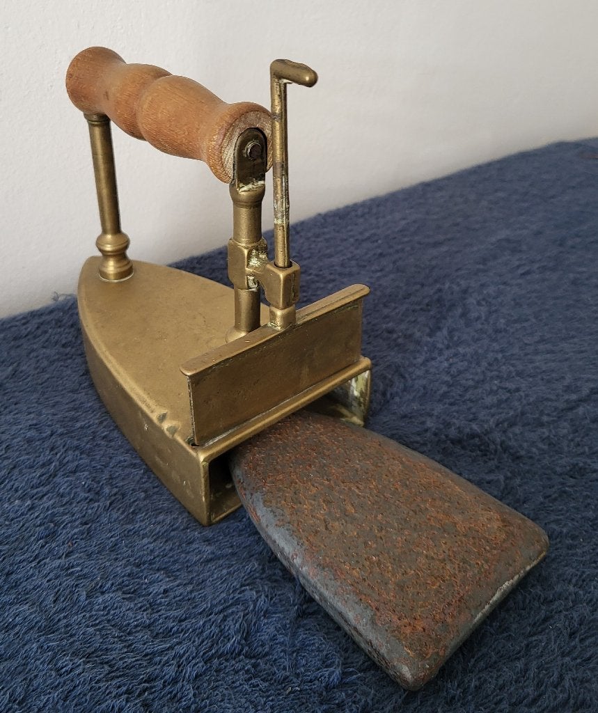 heel mooi koperen strijkijzer met warmtesteen vintage/retro, Antiek en Kunst, Verzenden
