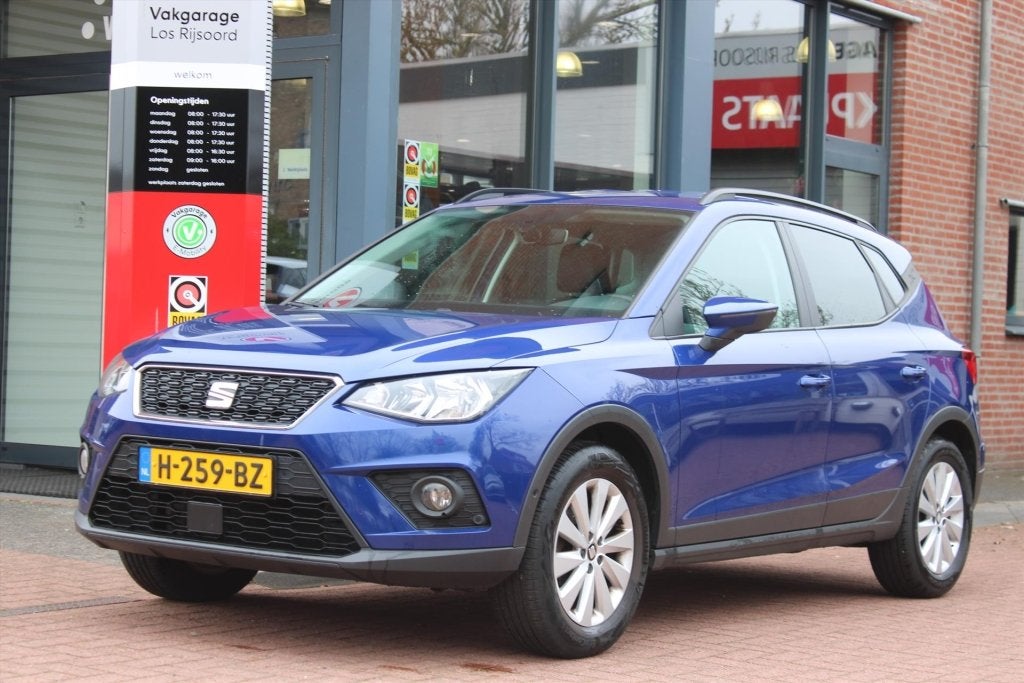 SEAT Arona 1.0 TSI *Business* | Trekhaak | Carplay | Camera, Auto's, Gebruikt, 95 pk, Blauw, 49 €/maand