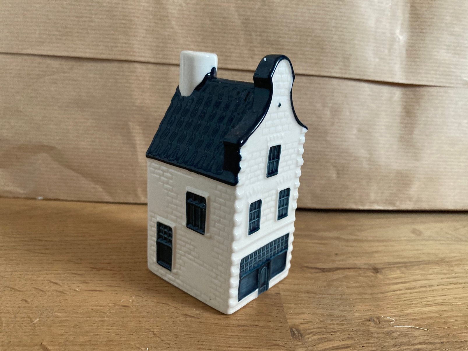 KLM huisje nummer 36, Ophalen of Verzenden, Zo goed als nieuw, Gevuld