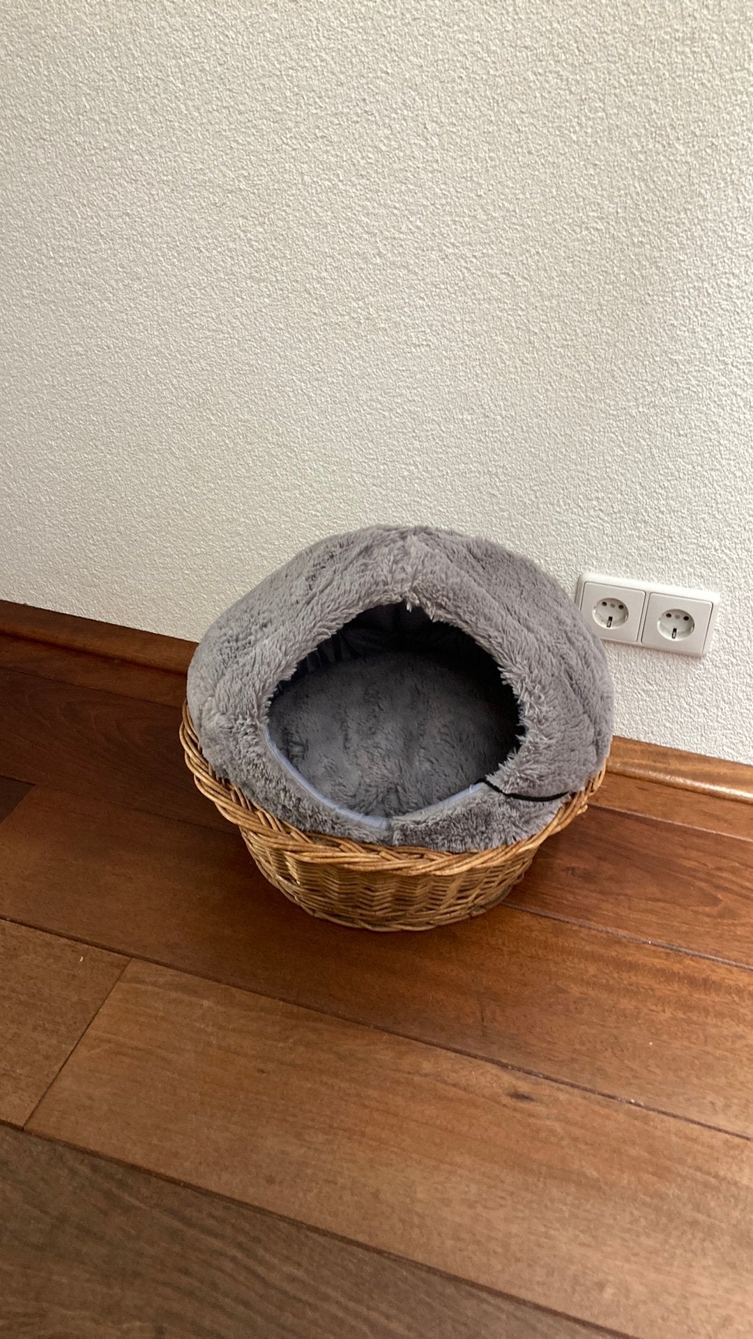 Rieten kattenmand  met kussen, Dieren en Toebehoren, Kattenmanden, Ophalen of Verzenden, Zo goed als nieuw, Riet