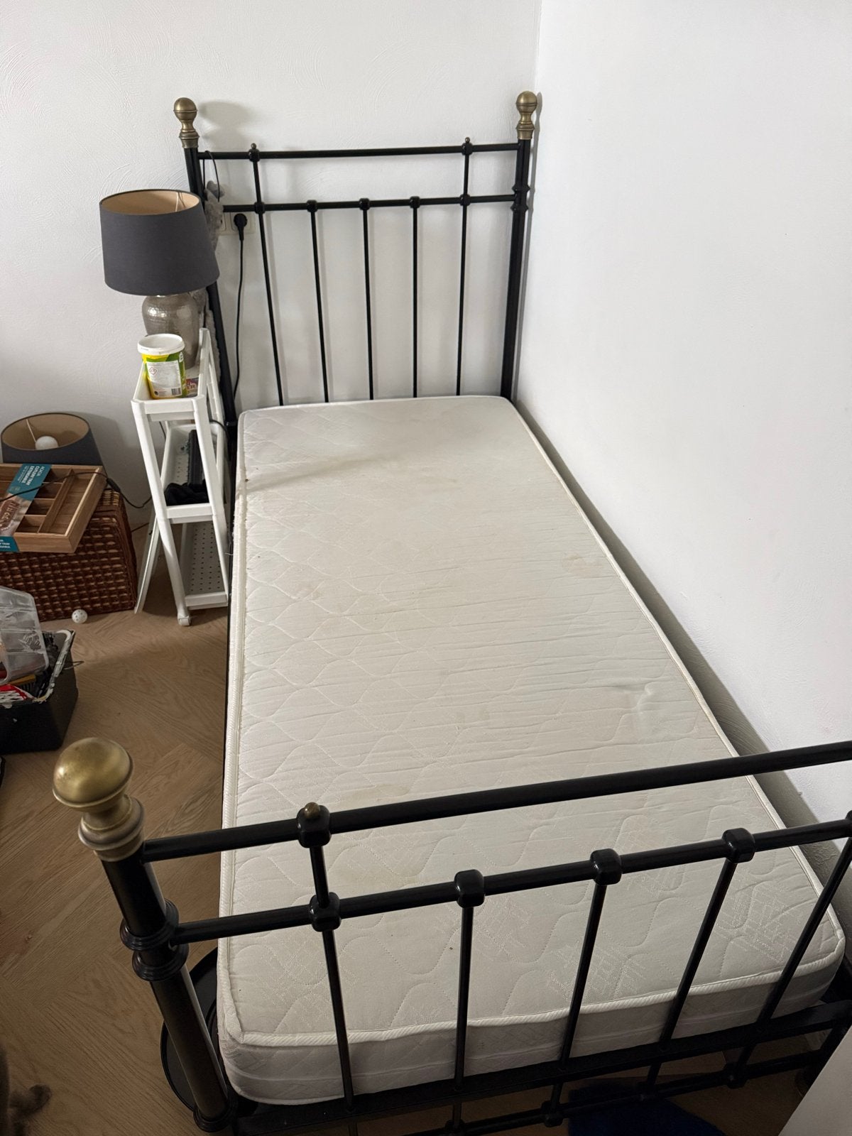 Eenpersoonsbed (zonder matras), Ophalen, Gebruikt, 90 cm, Eenpersoons
