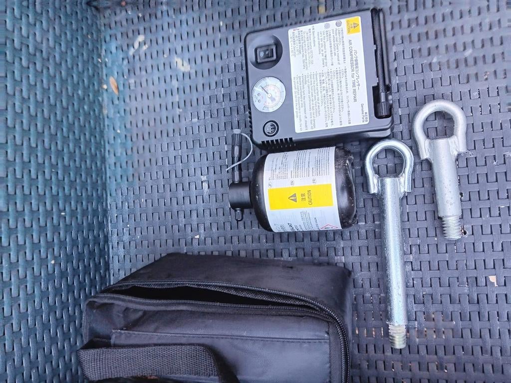 Bandreparatieset met compressor en sleepogen, Ophalen of Verzenden