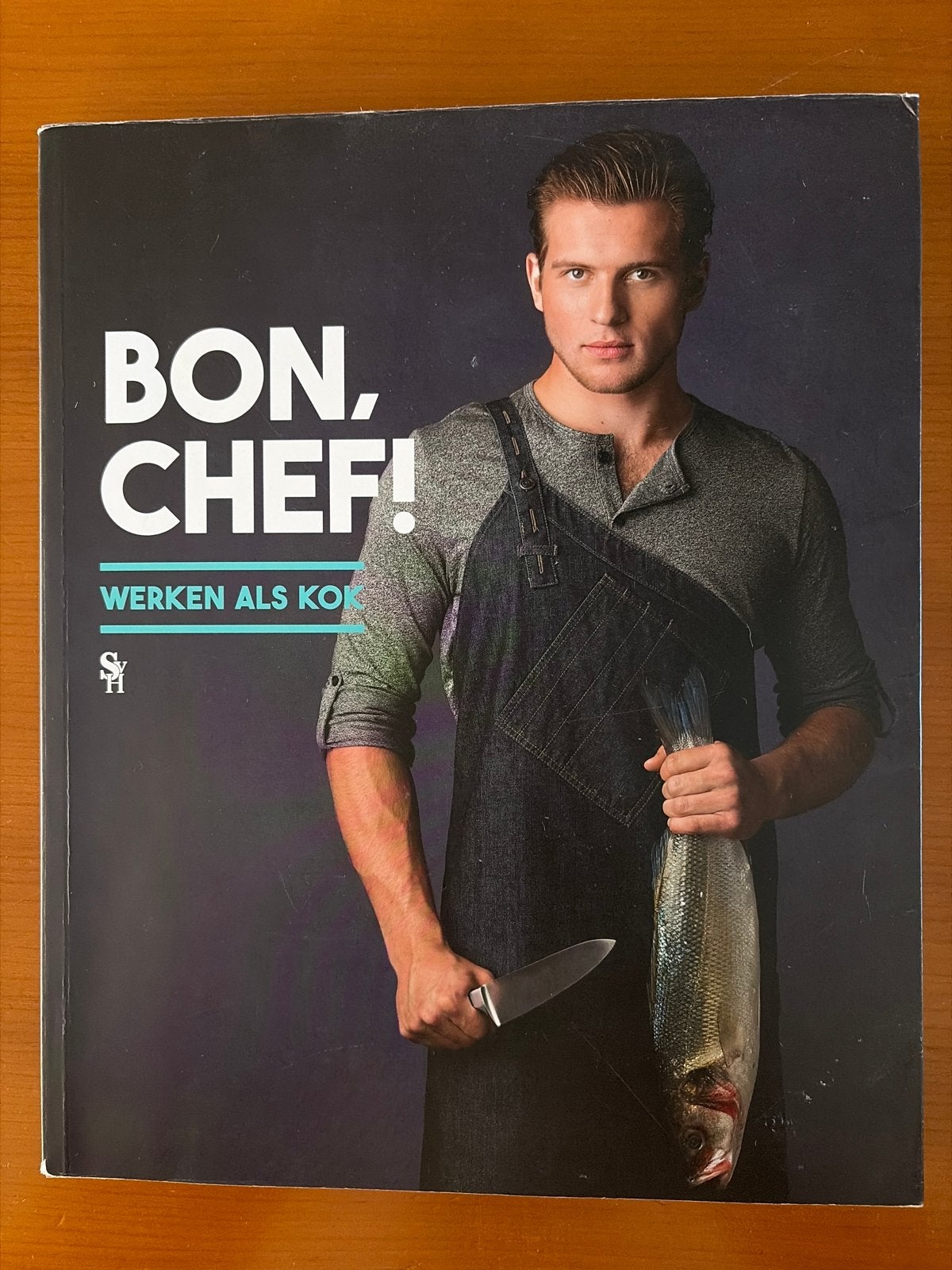 Bon, Chef! Werken als Kok - Kookboek SVH, Boeken, Verzenden, Zo goed als nieuw, Overige gebieden, Overige typen