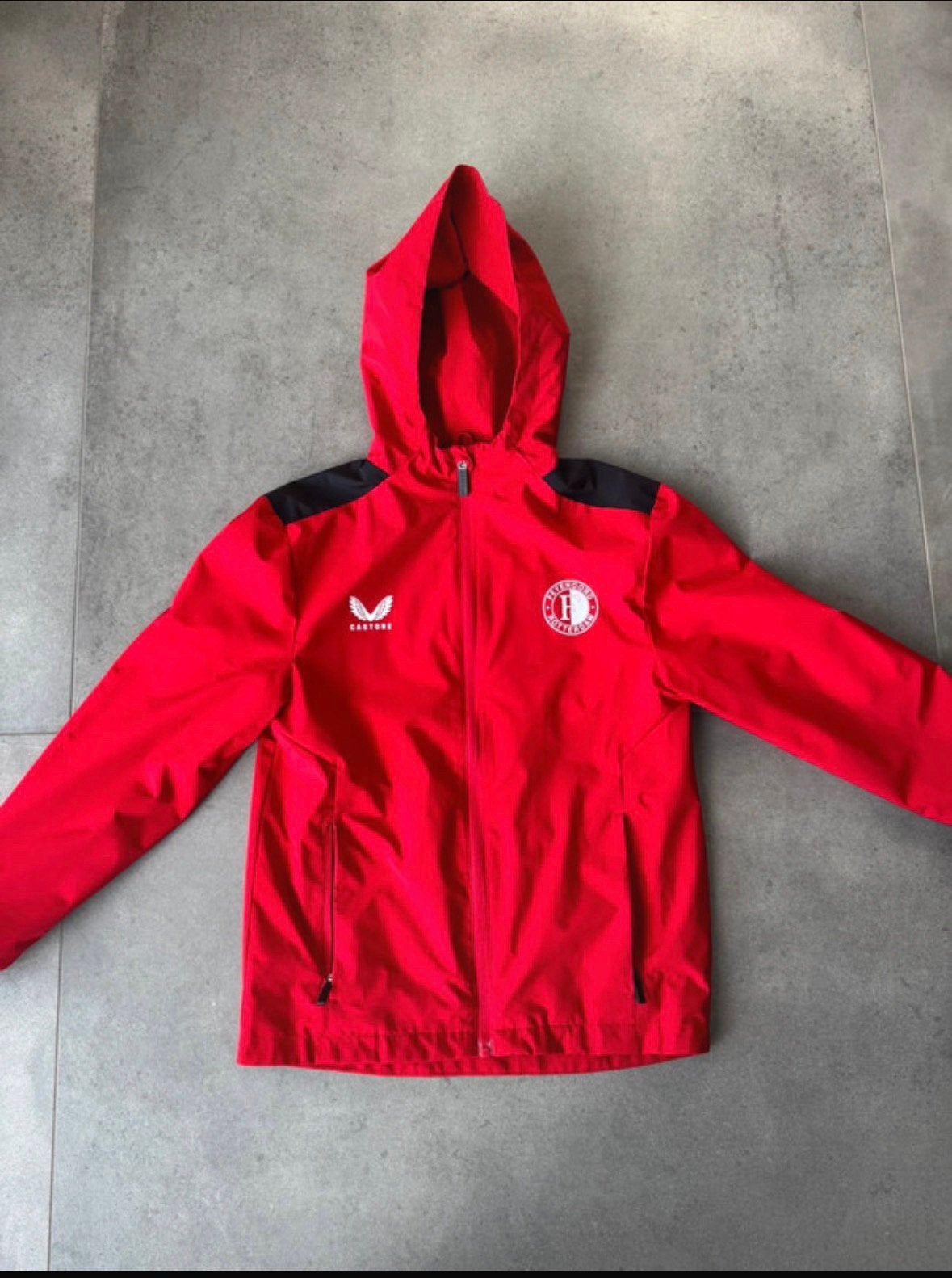 Feyenoord Castore Regenjack maat 146, Kinderen en Baby's, Kinderkleding | Maat 146, Ophalen of Verzenden, Zo goed als nieuw, Jongen of Meisje