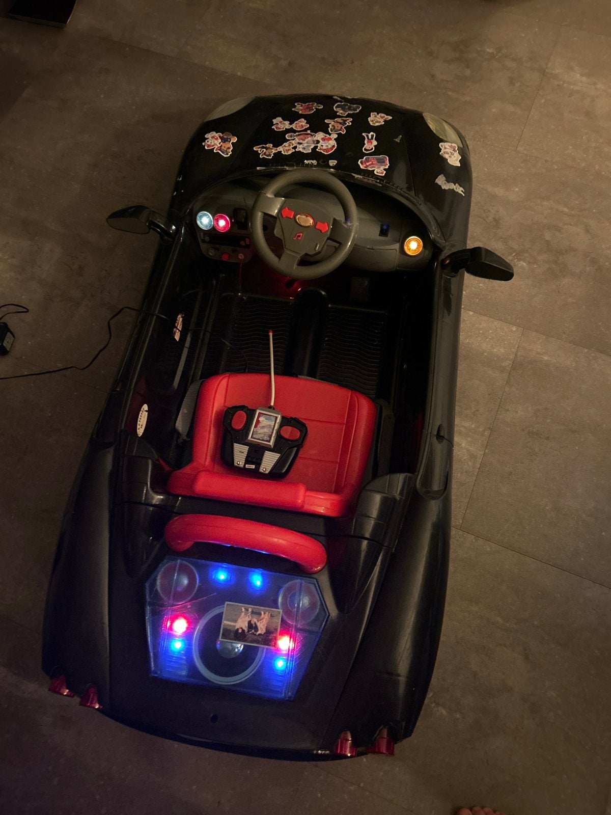 Elektrische kinderauto met afstandsbediening, Kinderen en Baby's, Ophalen, Gebruikt, Afstandsbediening