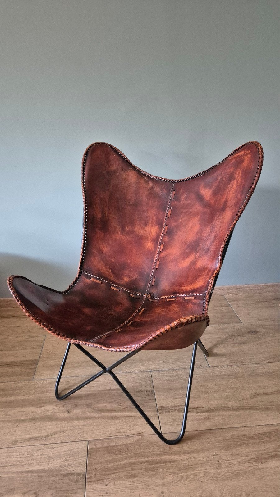Vlinderstoel van Leer met metalen frame., Huis en Inrichting, Ophalen, Gebruikt, Leer