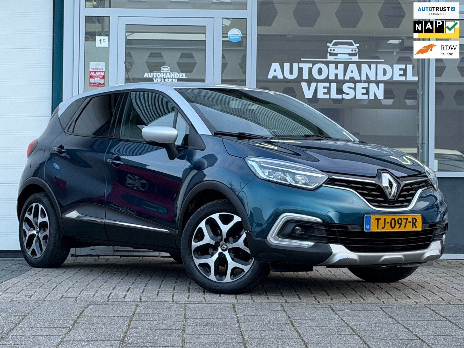 Renault Captur 1.2 TCe Intens Camera Automaat, Dealer onderhouden, Gebruikt, 4 cilinders, Origineel Nederlands