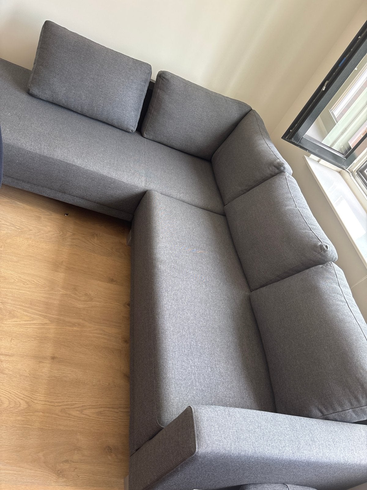 Grijze stoffen hoekbank - Comfortabel en modern, Ophalen, Hoekbank, Zo goed als nieuw, 200 tot 250 cm