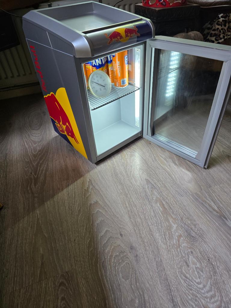 Red Bull Mini Koelkast - Perfect voor camping, Zonder vriesvak, Ophalen of Verzenden, Minder dan 45 cm, Minder dan 85 cm