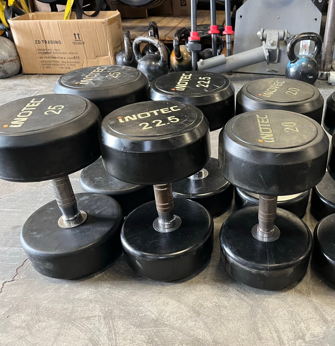 Inotec rubberen dumbbells 20-25 kg gewichten dumbell set, Ophalen, Dumbbell, Gebruikt, 2 x 20-22,5-25 kg