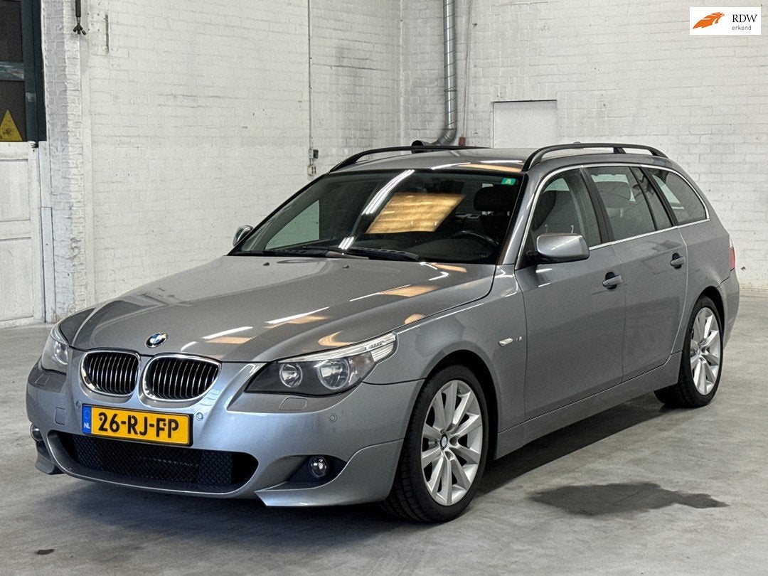 BMW 5-serie Touring 523i Executive | M pakket | PDC | Navi |, Auto's, Automaat, Achterwielaandrijving, Zwart, 2497 cc