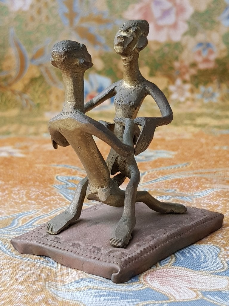 Man en vrouw mooi antiek erotisch brons beeldje uit Afrika., Afrika, Handgemaakt, Ophalen of Verzenden, Brons