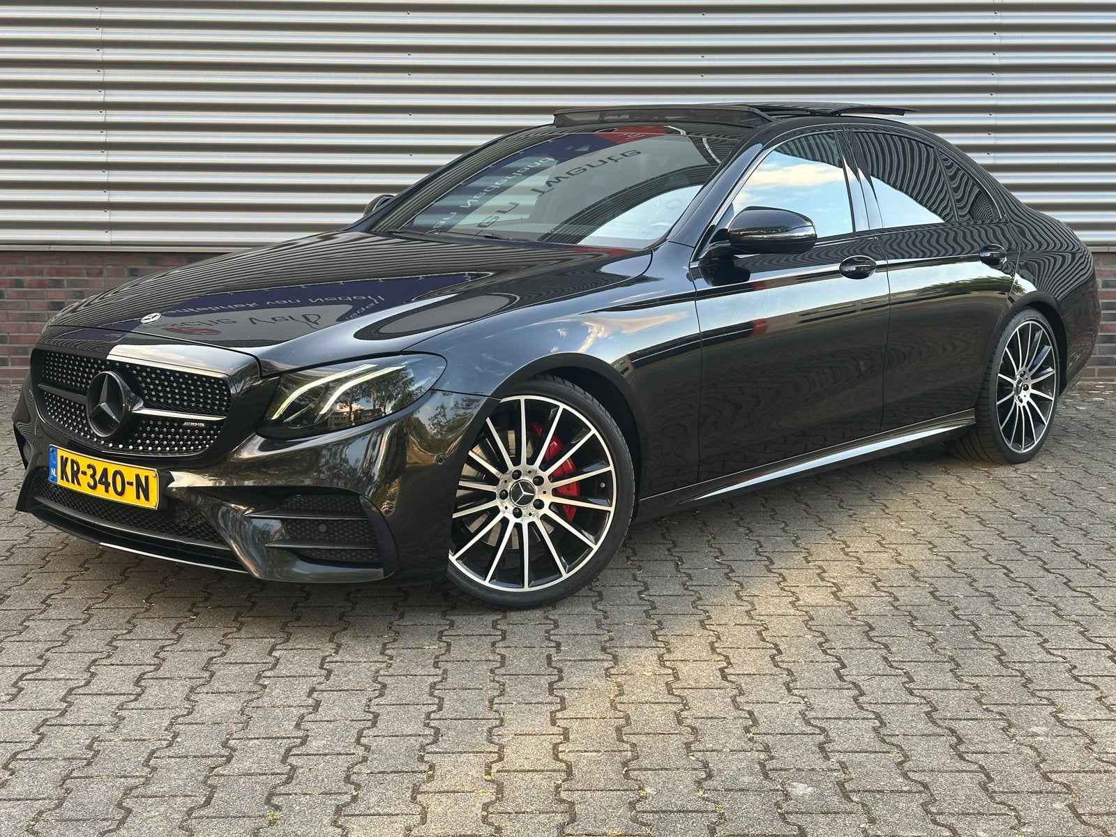 Mercedes E350e Plug in Hybrid| Pano | Leder | Airmatic | AMG, Auto's, Automaat, Achterwielaandrijving, Zwart, Onderhoudsboekje