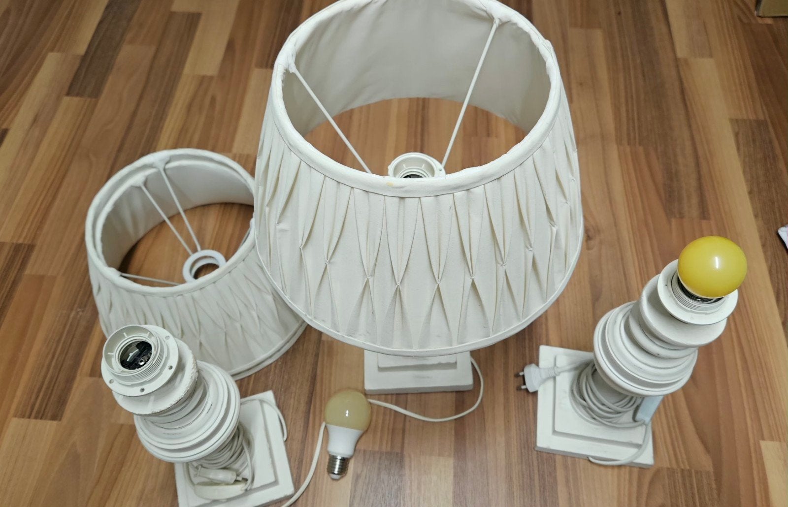 Set van 3 Witte Schemerlampen met Plissé Kappen, Gebruikt, Textiel, Met kap, Wit