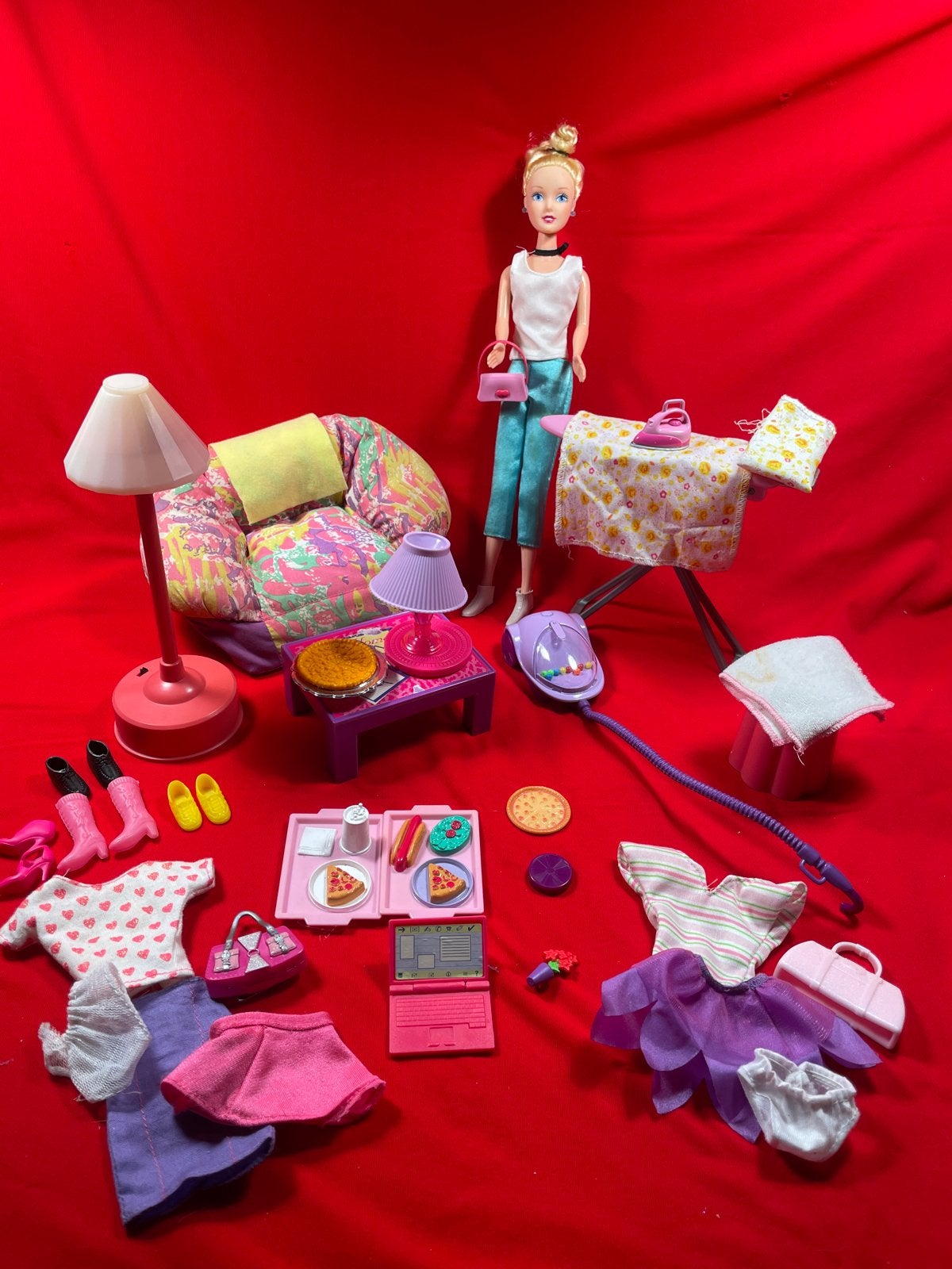 Barbie pop met meubels, kleding en accessoires, Kinderen en Baby's, Ophalen of Verzenden, Gebruikt, Barbie
