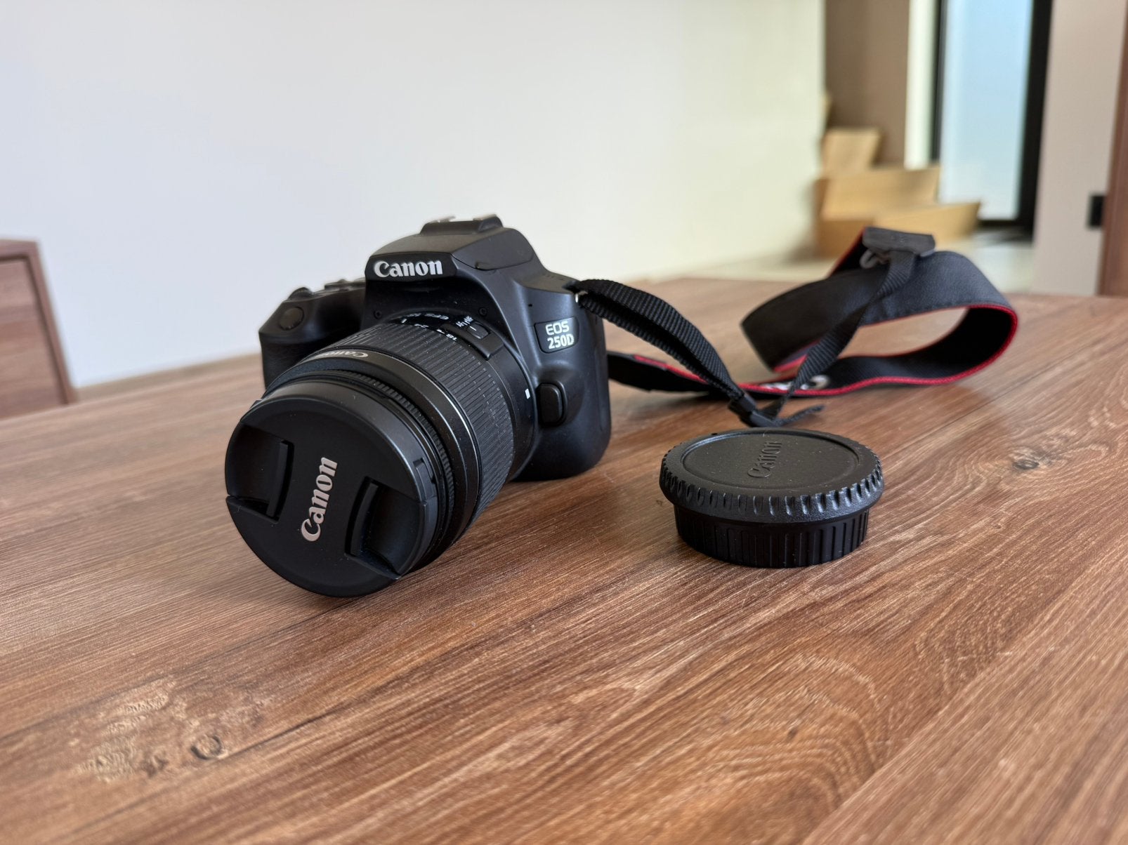 Canon EOS 250D 18-55mm lens, draagtas– Zo goed als nieuw, Ophalen, Zo goed als nieuw, Spiegelreflex, Canon