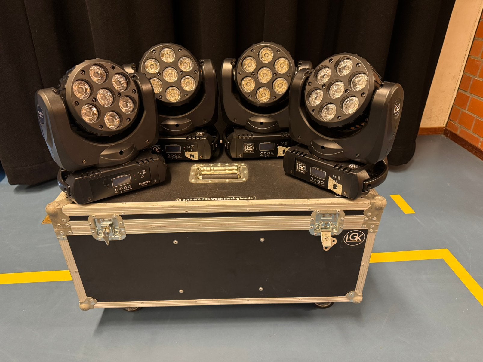 4x Ayra ERO 706 RGBAWUV Moving Head + JV Case Flightcase, Ophalen, Zo goed als nieuw, Licht