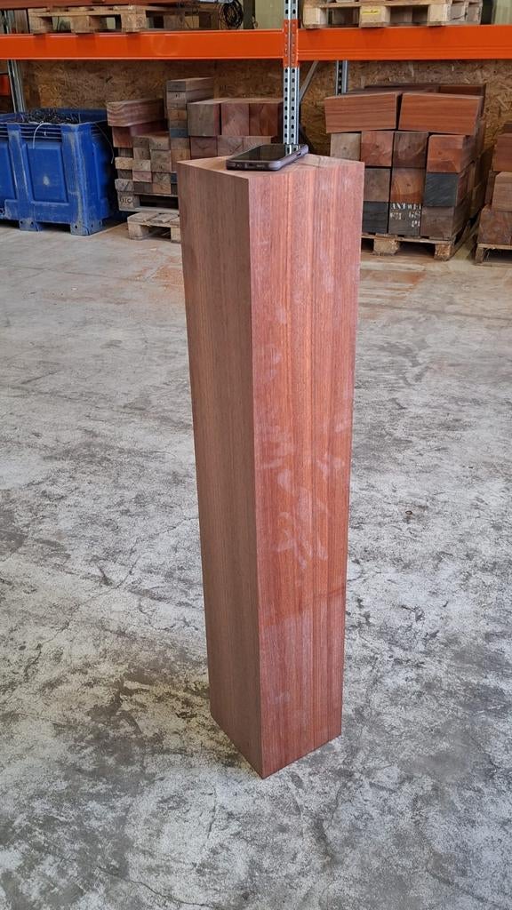 Hardhout Padoek palen, planken en balken (houten sokkel), Ophalen, Zo goed als nieuw