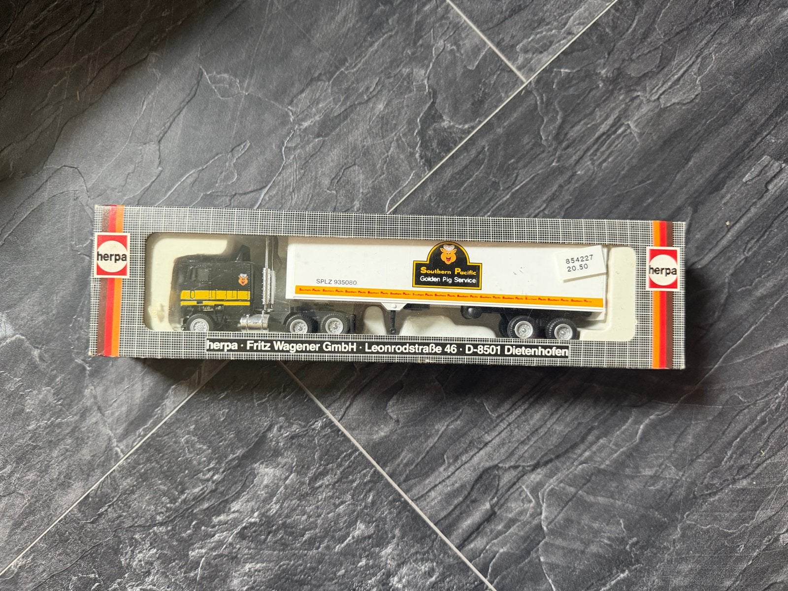 Herpa vrachtwagen met trailer - Southern Pacific, Overige merken, 1:50 of kleiner, Nieuw, Ophalen of Verzenden
