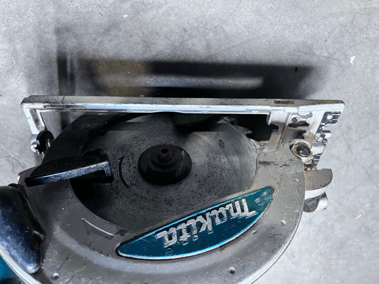 Makita BSS610 Accu Cirkelzaag 18V, Gebruikt, Cirkelzaag, 600 tot 1200 watt, Ophalen of Verzenden