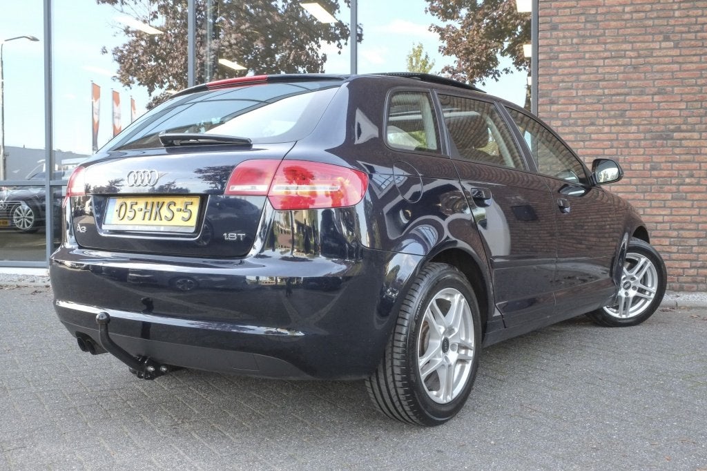 Audi A3 Sportback 1.8 TFSI 160pk Attraction | Panoramadak |, Auto's, Euro 5, 15 km/l, Gebruikt, 1295 kg