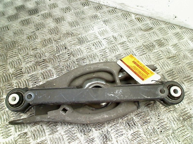 Draagarm Links Achter Onder BMW 3 serie (E90) 2010, Gebruikt, Petuelring 130, München 80809, , Duitsland, BMW, Bayerische Motoren Werke AG