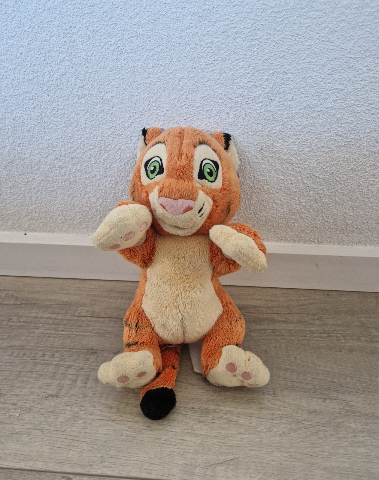 disneyland paris parijs knuffel rajah baby aladdin tijger, Ophalen of Verzenden, Zo goed als nieuw, Knuffel
