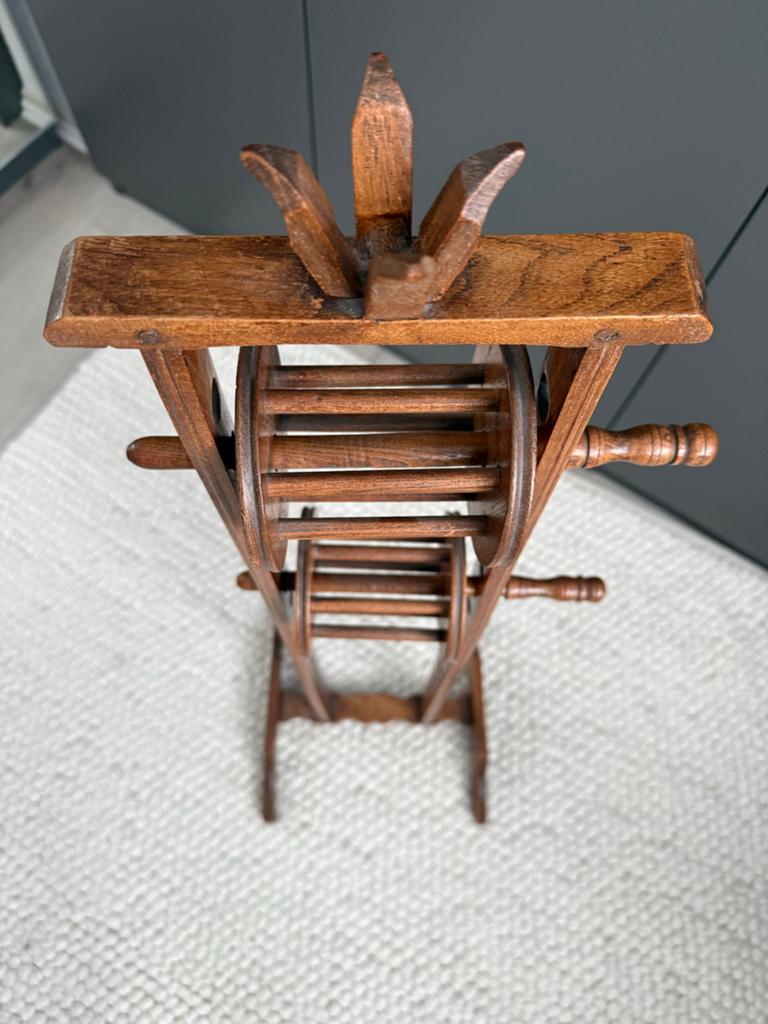 Antieke houten wolwinder / garenwinder, Ophalen