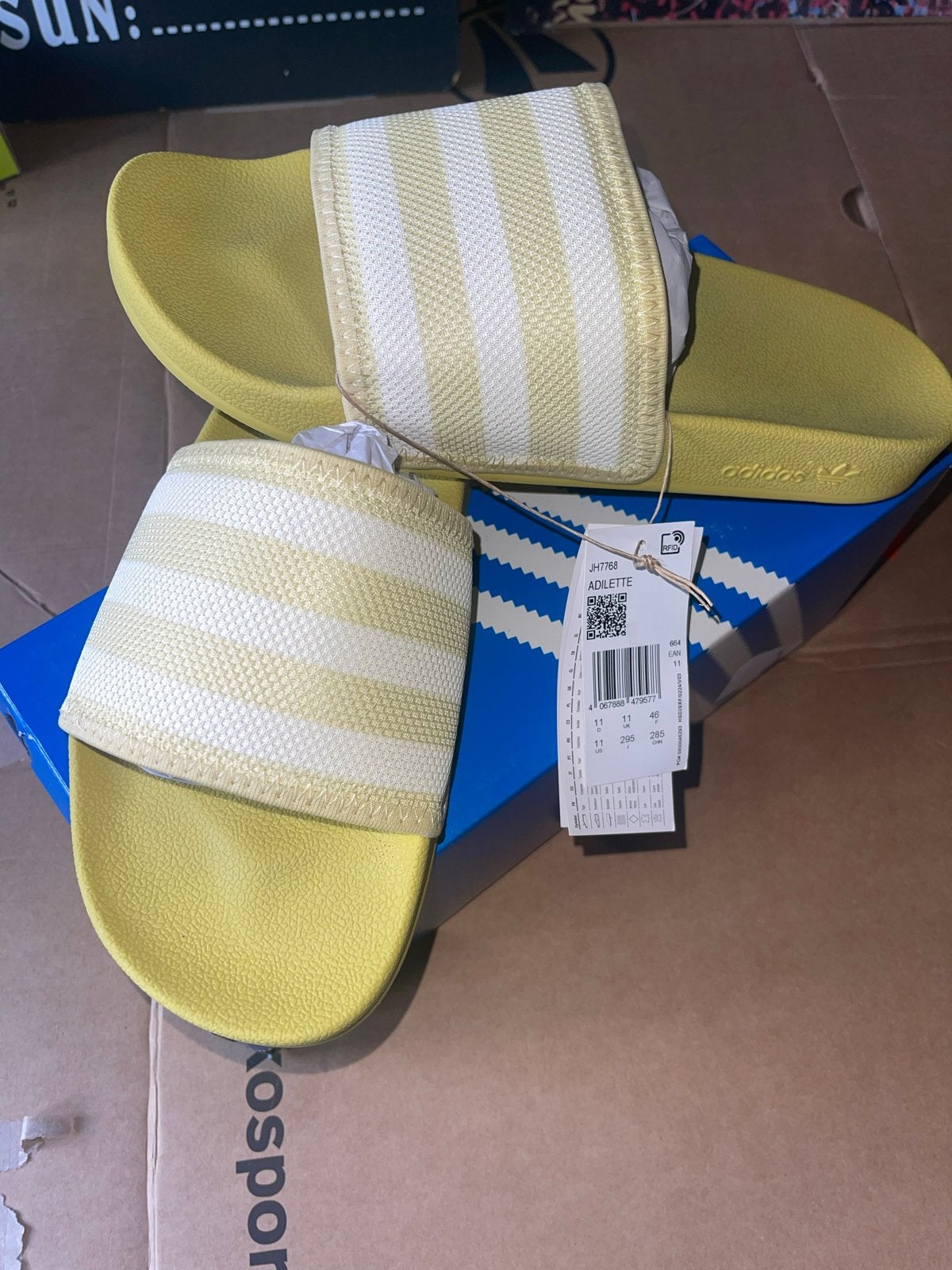 Adidas Adilette Slippers Geel/Wit - Maat 40, Ophalen of Verzenden, Nieuw, Geel, Slippers
