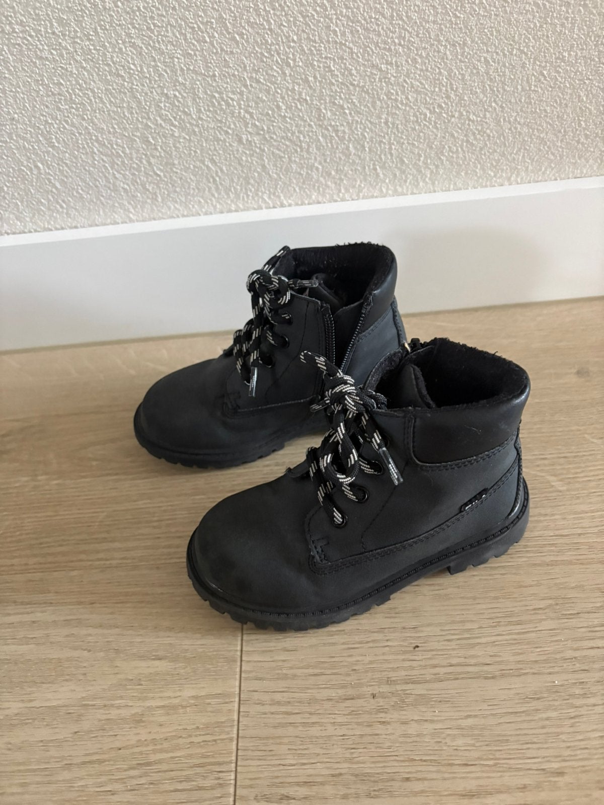 Fila boots, Ophalen of Verzenden, Zo goed als nieuw, Laarzen