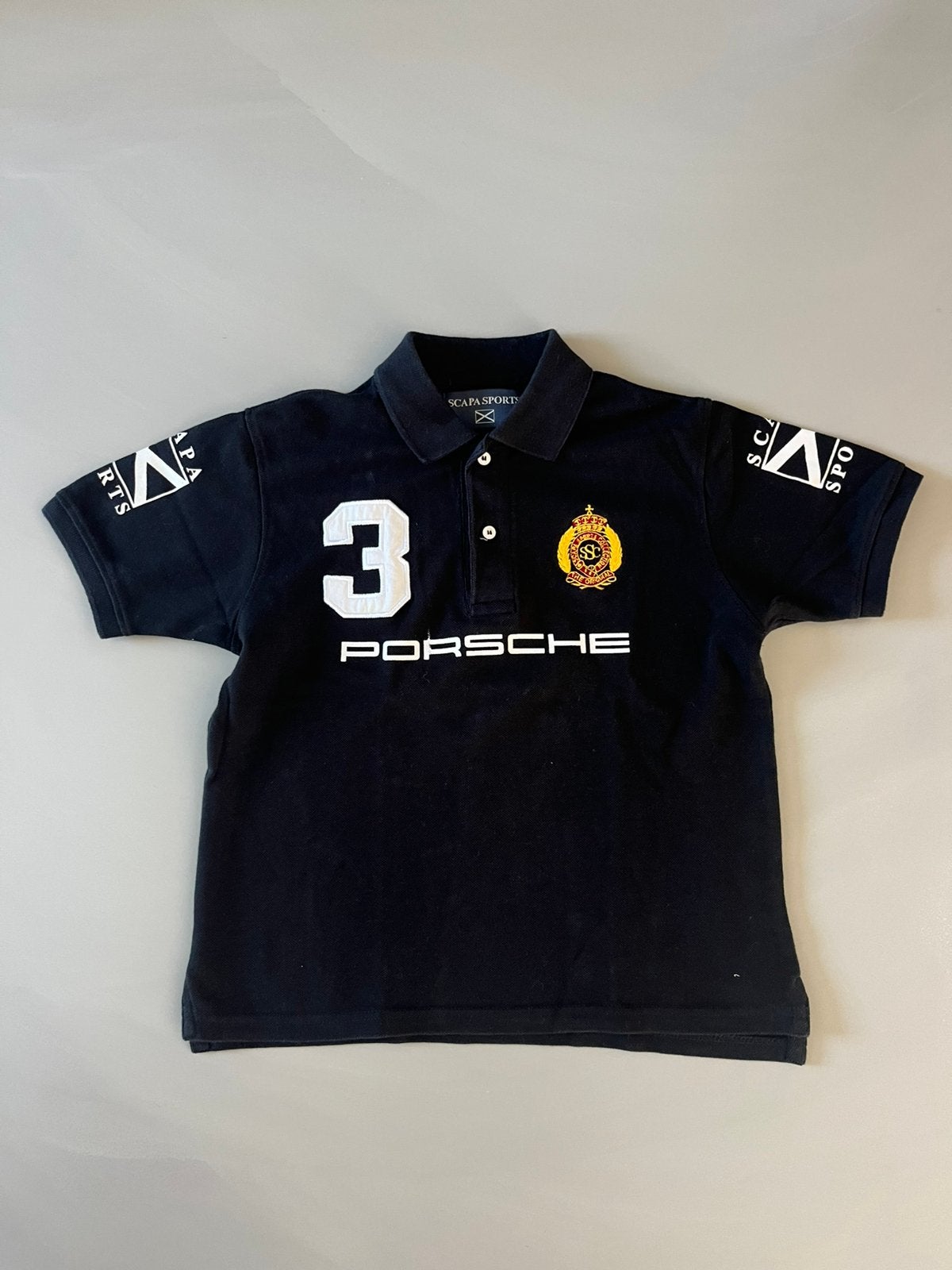 Scapa Sports Poloshirt zwart Porsche print 140, Ophalen of Verzenden, Zo goed als nieuw, Jongen, Shirt of Longsleeve