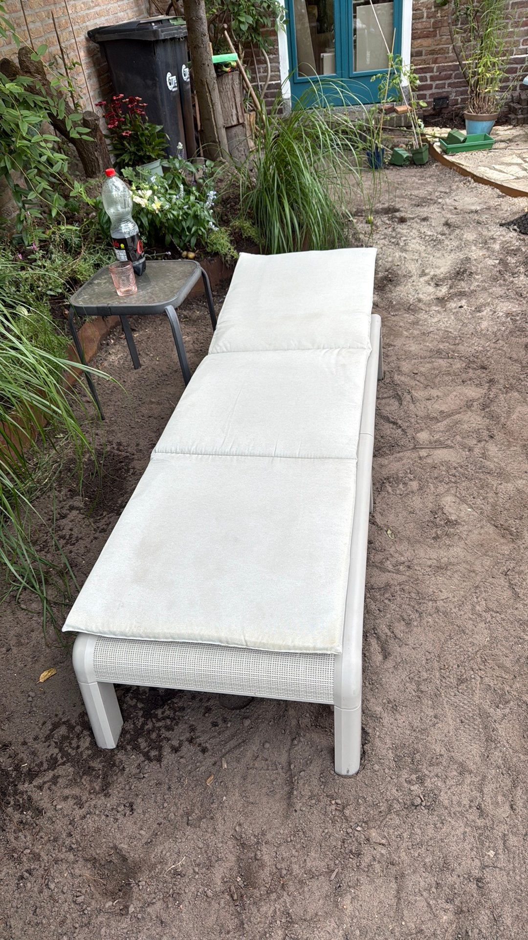 Opvouwbaar ligbed met 4 standen zandkleur taupe, Tuin en Terras, Ligbedden, Ophalen, Zo goed als nieuw, Aluminium