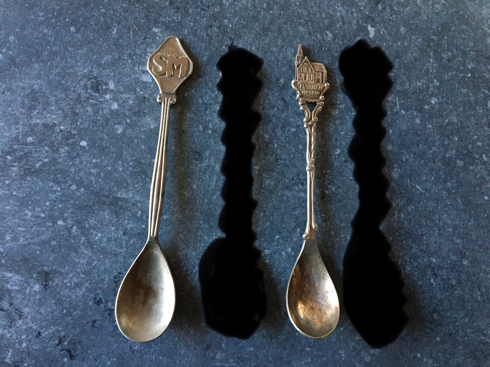 Verzilverde theelepeltjes, per stuk of beide., Antiek en Kunst, Ophalen of Verzenden
