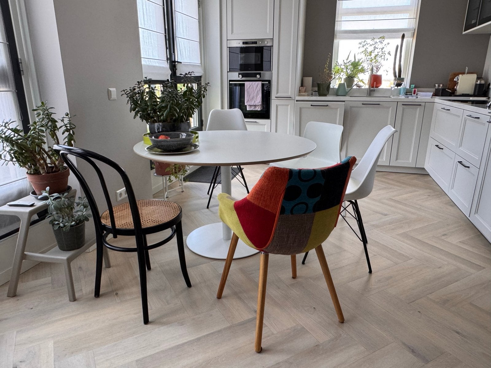 GRATIS Diverse eetkamerstoelen - set van 5, Huis en Inrichting, Stoelen, Ophalen, Gebruikt, Overige kleuren, Vijf, Zes of meer stoelen
