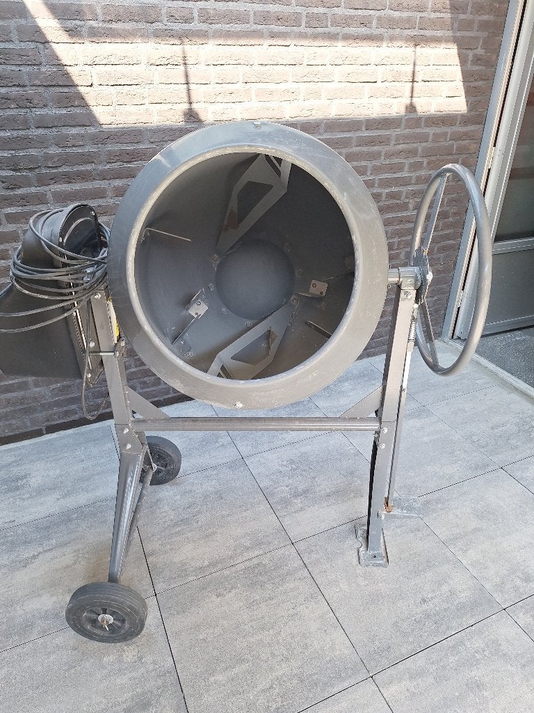 Betonmolen te koop, Ophalen, Zo goed als nieuw